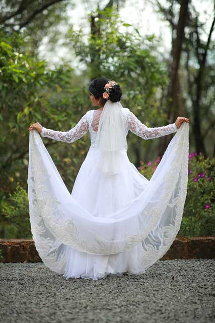 Stunning Wedding Gown Back Design  Cangai Wedding Singapore  新加坡藏爱婚纱